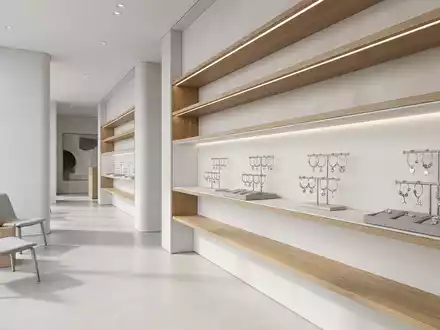 Architektur-Render im SchmuckgeschÀft mit SchmuckanhÀnger zum Thema Pandora Charms, ISIN DK0060252690, neutrales Tageslicht - Foto: THN