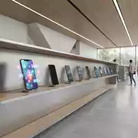 Architektur-Render im Elektronik-Fachmarkt mit Soziale Netzwerk-App zum Thema Reddit App, ISIN US75734B1008, neutrales Tageslicht - Foto: THN