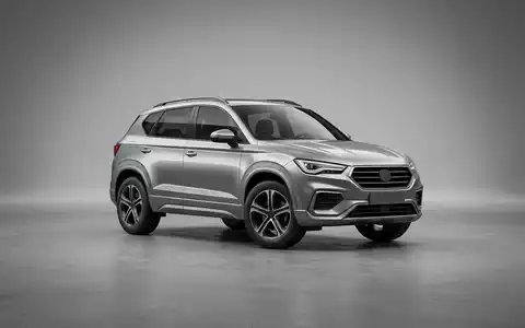 Fotorealistische Studioaufnahme von Kompakt-SUV zum Thema Nissan Qashqai, ISIN JP3672400003, klare Lichtfuehrung - Foto: THN