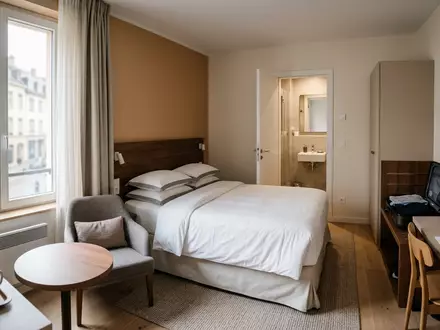 Fotorealistische Aufnahme von Hotelzimmer im Hotelzimmer zum Thema Premier Inn, ISIN GB00B1KJJ408, natuerliches Licht - Foto: THN