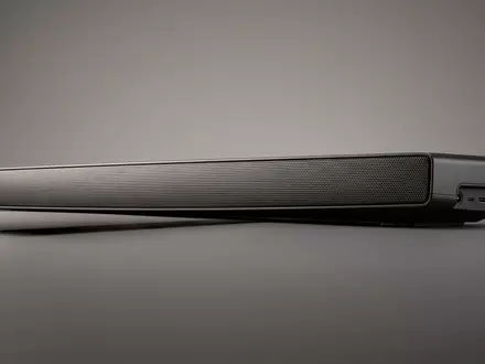 Fotorealistische Studioaufnahme von Soundbar zum Thema Sonos Arc Soundbar, ISIN US83570H1086, klare Lichtfuehrung - Foto: THN
