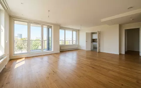 Fotorealistische Aufnahme von Mietwohnung bei der Besichtigung zum Thema Vonovia Wohnung, ISIN DE000A1ML7J1, natuerliches Licht - Foto: THN