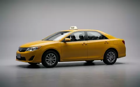 Fotorealistische Studioaufnahme von Taxifahrt zum Thema Uber Fahrt, ISIN US90353T1007, klare Lichtfuehrung - Foto: THN