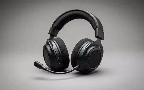 Fotorealistische Studioaufnahme von Gaming-Headset zum Thema Turtle Beach Stealth 600, ISIN US9004502061, klare Lichtfuehrung - Foto: THN