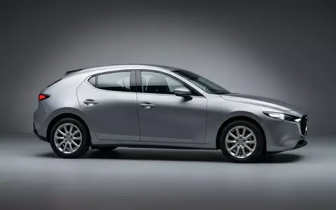 Fotorealistische Studioaufnahme von Kompaktwagen zum Thema VW Golf 8, ISIN DE0007664039, klare Lichtfuehrung - Foto: THN