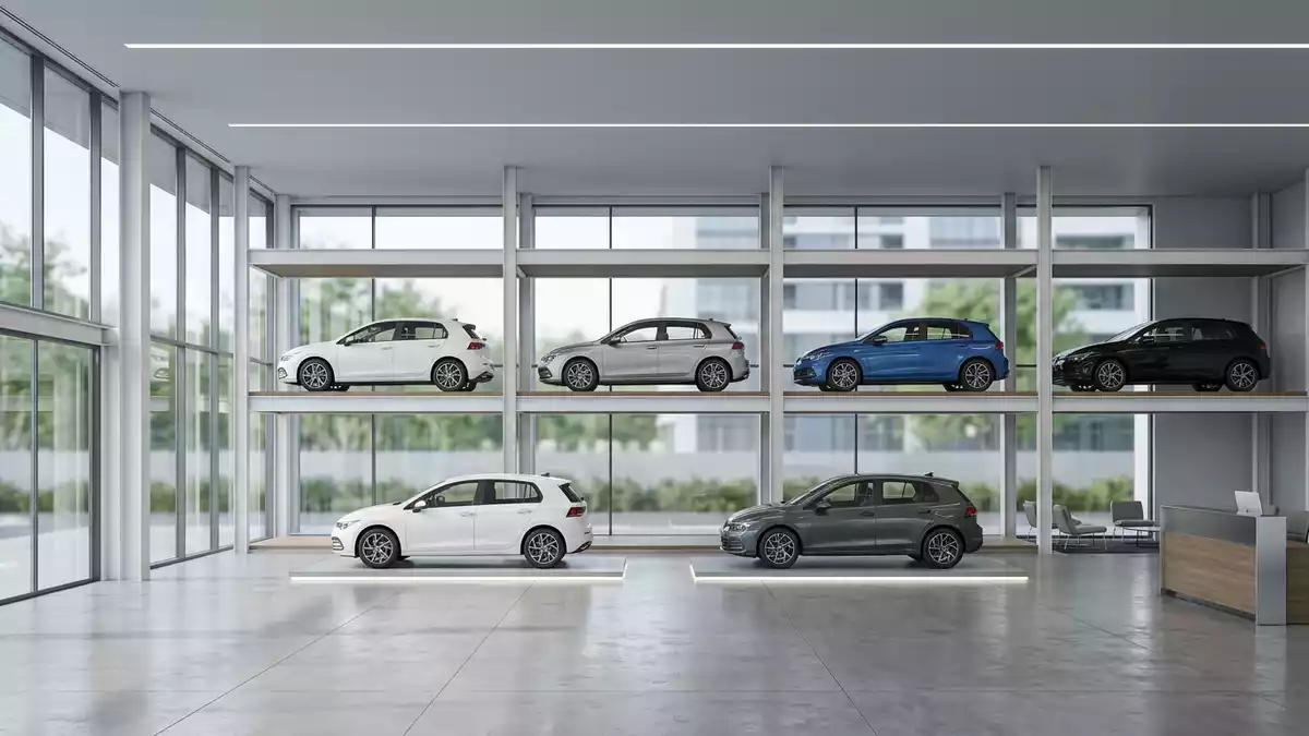 Architektur-Render im Autohaus mit Kompaktwagen im Ausstellungsbereich, neutral