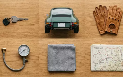 Flatlay-Arrangement rund um Sportcoupé zum Thema Subaru BRZ, ISIN JP3401400001, weiches Oberlicht - Foto: THN