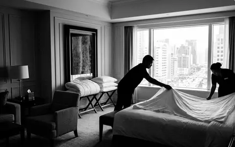 Schwarzweiss-Reportage mit Luxushotelzimmer zum Thema Wynn Las Vegas, ISIN US9831341071, hoher Kontrast - Foto: THN