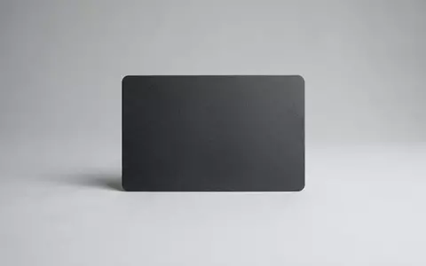 Fotorealistische Studioaufnahme von Kundenkarte zum Thema Tesco Clubcard, ISIN GB00BLGZ9862, klare Lichtfuehrung - Foto: THN