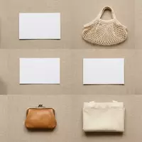 Flatlay-Arrangement rund um Kundenkarte zum Thema Tesco Clubcard, ISIN GB00BLGZ9862, weiches Oberlicht - Foto: THN