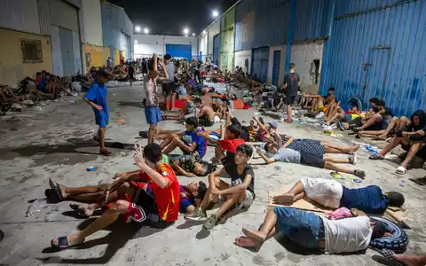 Besonders Kinder und Jugendliche sind in der spanischen Exklave verblieben. (Archivbild)  - Foto: Marcos Moreno/EUROPA PRESS/dpa