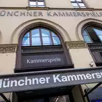 Die Münchner Kammerspiele sahnten in der Kritikerumfrage ab. (Archivbild) - Foto: Peter Kneffel/dpa