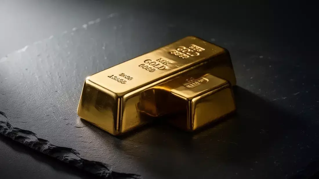 Gold Hits 4-Week High as Weak Jobs Data Reshapes Fed Rate Bets