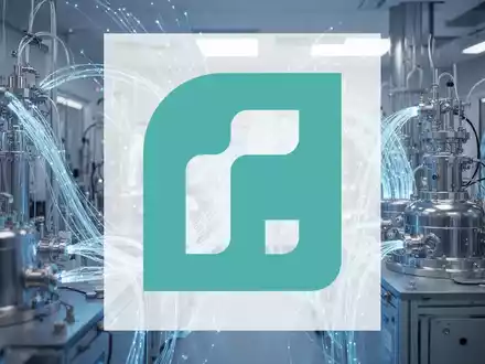 Abstrakte Darstellung moderner Quantentechnologie mit leuchtenden Glasfaserkabeln in einem High-Tech-Labor - Foto: über boerse-global.de