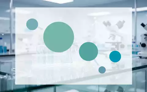 Abstrakte Darstellung moderner pharmazeutischer Forschung und Biotechnologie in einem sterilen Laborumfeld. - Foto: über boerse-global.de