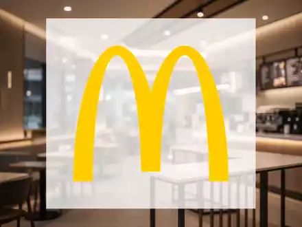 Modernes, stilvolles Interieur eines Fast-Casual-Restaurants mit atmosphärischer Beleuchtung. - Foto: über boerse-global.de