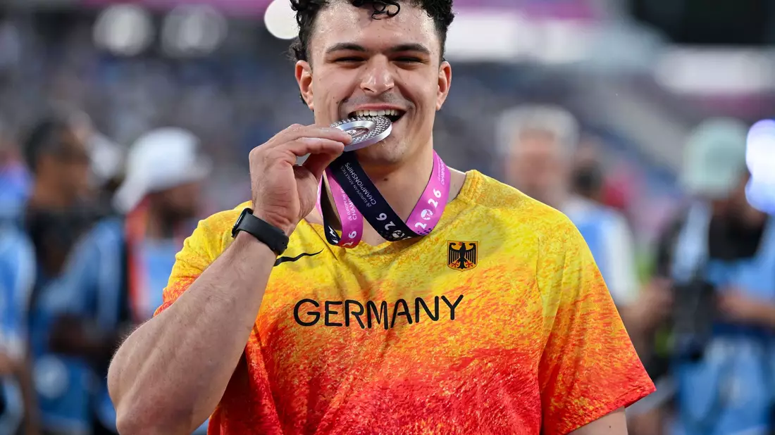 Merlin Hummel schmeckte die Silbermedaille. - Bild: Sven Hoppe/dpa