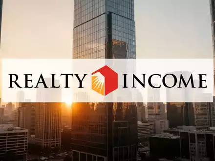 Moderne Glasfassade eines Wolkenkratzers in einem Finanzviertel bei Sonnenuntergang als Symbol für Immobilieninvestitionen - Foto: über boerse-global.de