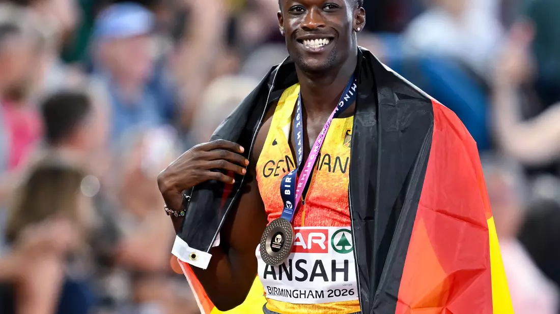 Owen Ansah konnte trotz der drohenden Sperre nach Bronze bei der EM lächeln. - Bild: Sven Hoppe/dpa