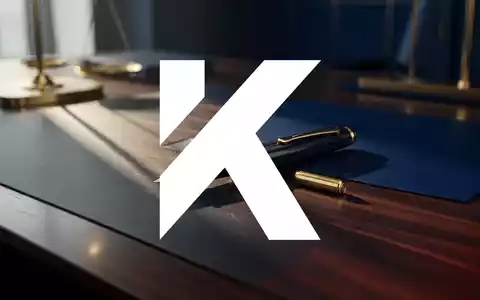 Ein hochwertiger Füllfederhalter auf einem dunklen Schreibtisch, der eine Atmosphäre von Finanzentscheidungen vermittelt. - Foto: über boerse-global.de