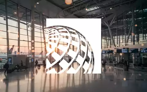 Moderne Flughafenterminal-Architektur bei Sonnenaufgang als Symbol für globale Luftfahrtinvestitionen. - Foto: über boerse-global.de