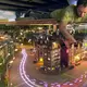 Wenige Tage vor der offiziellen Eröffnung des Miniatur-Wunderlandes arbeitet Gerrit Braun an der Anlage. (Archivbild) - Bild: picture-alliance / dpa/dpaweb