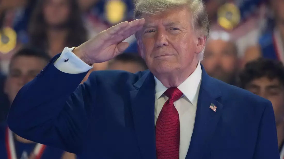 Trump sagt: «Wir haben die vollständige Kontrolle über die Straße von Hormus.» - Bild: Mark Schiefelbein/AP/dpa