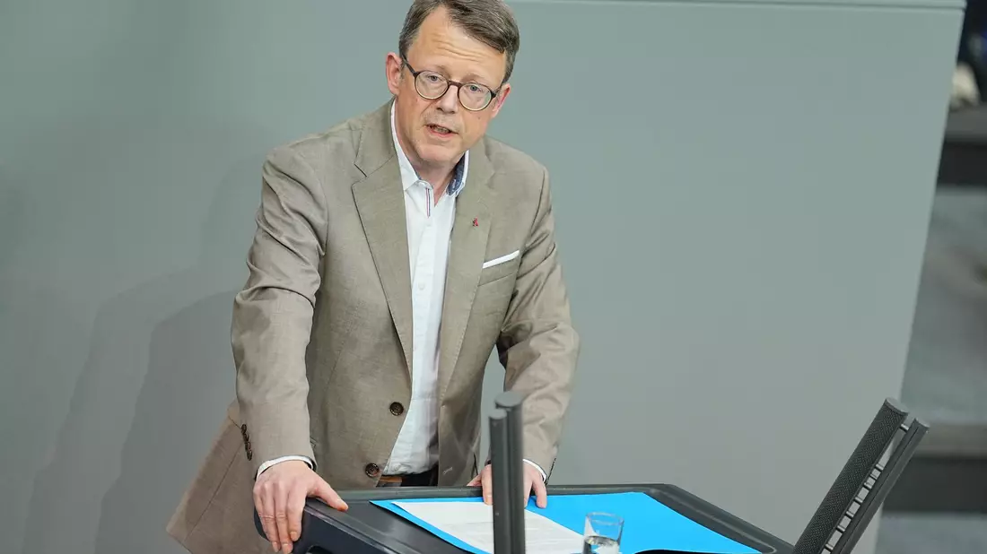 Aus Sicht von Linken-Politiker Ulrich Thoden gibt aus guten Gründen das Trennungsgebot von Polizei und Nachrichtendiensten. (Archivbild) - Bild: Michael Kappeler/dpa
