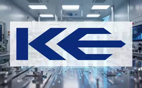 Abstrakte Darstellung einer modernen Halbleiterfertigung in blauem Licht zur Symbolisierung von technologischem Wachstum. - Foto: über boerse-global.de