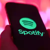 Spotify möchte den Vormarsch der KI-Musik eindämmen. (Symbolbild) - Foto: Robert Michael/dpa