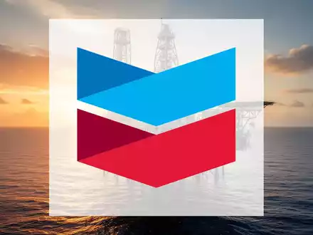 Moderne Offshore-Ölplattform bei Sonnenuntergang als Symbol für den Energiesektor. - Foto: über boerse-global.de