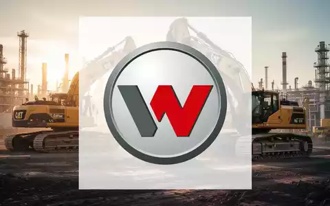 Baustellenumfeld mit modernen Baumaschinen bei Sonnenaufgang als Symbol für industrielle Entwicklung und Wachstum. - Foto: über boerse-global.de