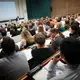 Rund jeder sechste Studierende bekommt Bafög.  - Bild: Oliver Berg/dpa