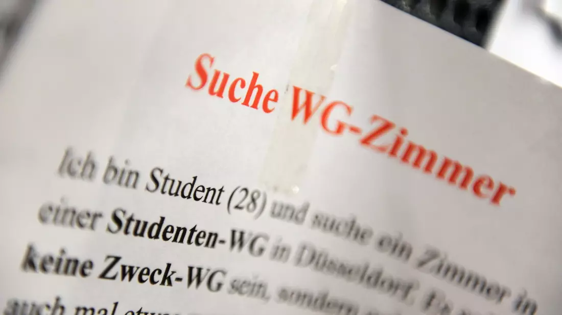 Die Miete frisst mehr als die Hälfte des Budgets vieler Studierender auf (Archivbild) - Bild: Daniel Naupold/dpa