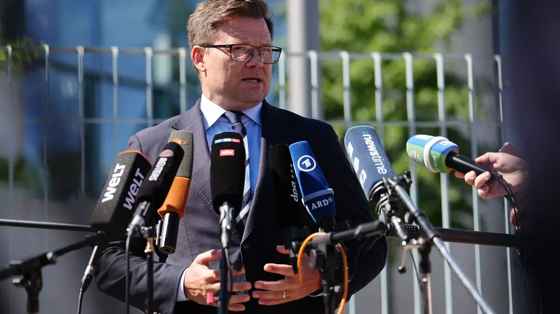 Der Bund soll einfacher Geld ausgeben dürfen für den Schutz vor zunehmender Hitze, sagt Carsten Schneider. - Bild: Kay Nietfeld/dpa