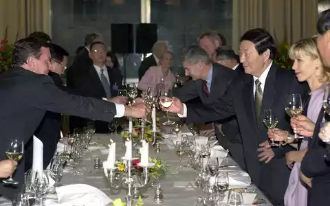 Unter Ex-Ministerpräsident Zhu Rongji läutete China seinen wirtschaftlichen Aufstieg ein. (Archivbild)  - Foto: picture-alliance / dpa