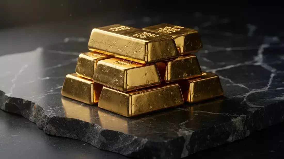Gold Holds Above $4,400 as Fed Pause Bets and Hormuz Talks Shape Outlook