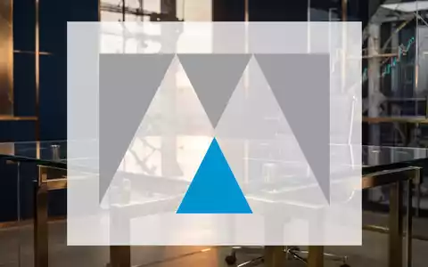 Abstrakte Darstellung eines Finanzmarktes mit reflektierendem Schreibtisch in gedimmtem, professionellem Licht. - Foto: über boerse-global.de