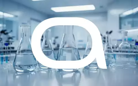 Moderne pharmazeutische Laborumgebung mit wissenschaftlichen Geräten und steriler, professioneller Atmosphäre. - Foto: über boerse-global.de