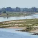 Niedrigwasser erschwert die Schifffahrt auf mehreren Flüssen.  - Bild: Soeren Stache/dpa