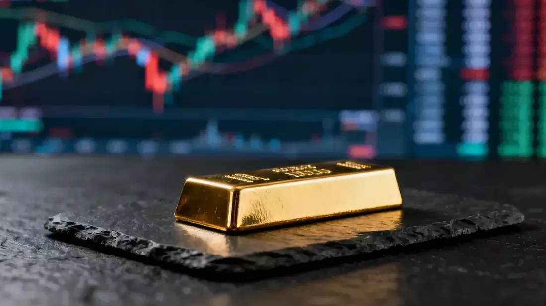 Gold Hits 10-Week High on Weak Jobs Data, Rate Cut Bets