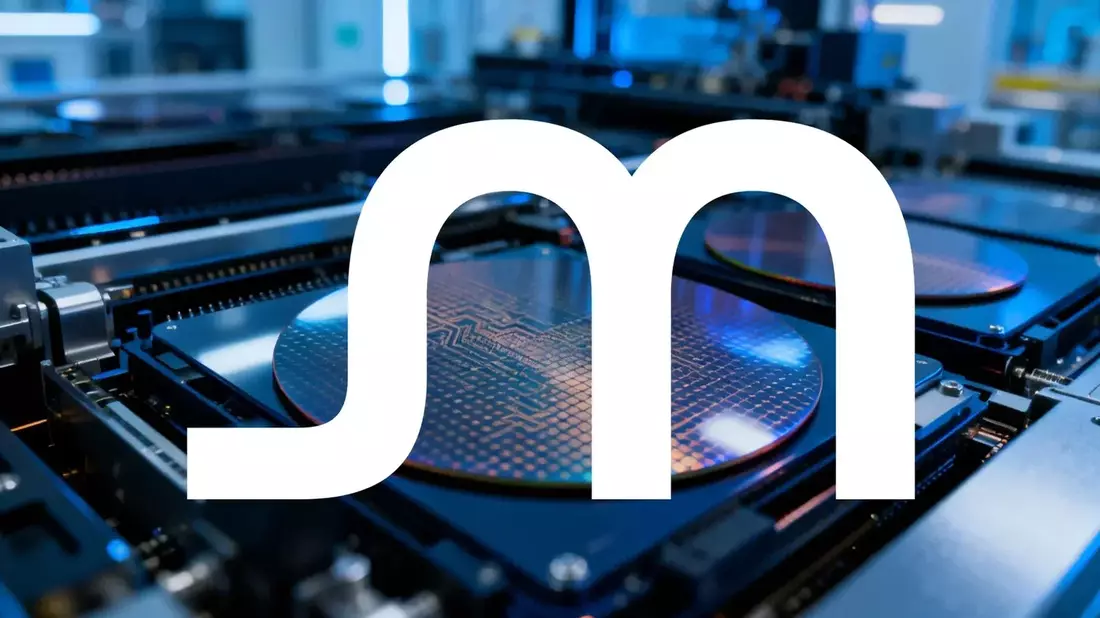 Micron's 50% Revenue Locked in Long-Term Deals: Why the Stock Pullback May Be Overdone