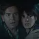 Spielen ein Ehepaar, das zusammenhalten muss: Ewan McGregor und Anne Hathaway. - Bild: -/Courtesy Warner Bros. Pictures/dpa