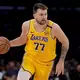 Bekommt einen neuen Boss: Lakers-Star Luka Doncic. (Archivbild) - Bild: Eric Thayer/AP/dpa
