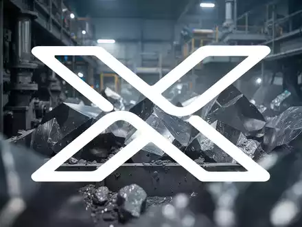 Abstrakte Darstellung einer industriellen Fertigungsanlage für Titan mit Fokus auf metallische Texturen und kühlem Licht. - Foto: über boerse-global.de