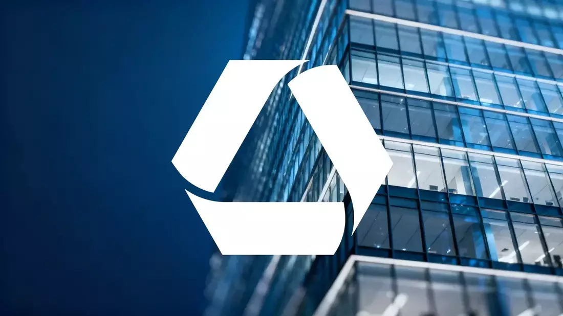 Commerzbank vs UniCredit: Record Profits and Buyback Amid Merger Talks