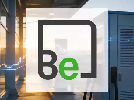 Moderne Wasserstoff-Brennstoffzellenanlage in der Morgensonne als Symbol für nachhaltige Energietechnologie und Wachstum. - Foto: über boerse-global.de