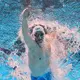 Sven Schwarz im Wasser. (Archivbild) - Bild: Lee Jin-man/AP/dpa