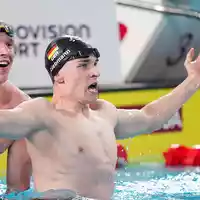 Jubel im Doppelpack: Liebmann (r) und Schwarz freuen sich. - Foto: Sebastien Bozon/AFP/dpa