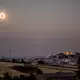 Burgos in Spanien während der totalen Sonnenfinsternis. - Bild: Gabriel Luengas/EUROPA PRESS/dpa
